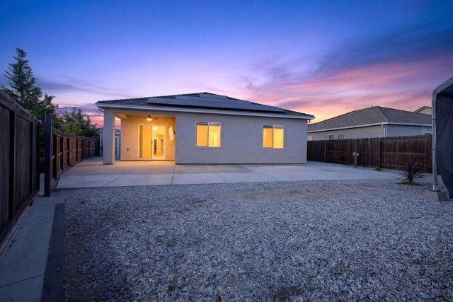 1290 Nascimento Ct, Manteca, CA 95337