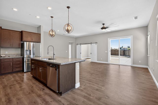 1290 Nascimento Ct, Manteca, CA 95337