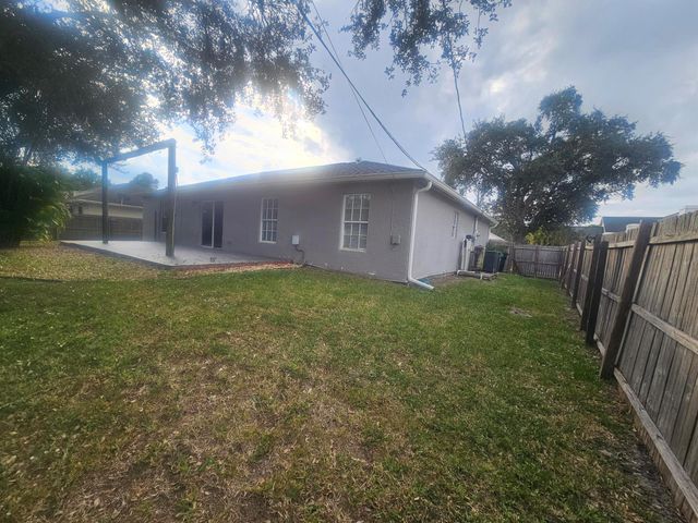 4243 SW Utterback Street, Port St Lucie, FL 34953