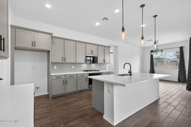 4571 W GILBERT Lane, San Tan Valley, AZ 85144