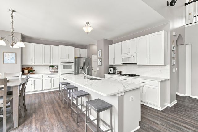 6523 Midleton Lane, Mchenry, IL 60050