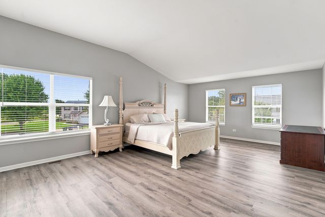 6523 Midleton Lane, Mchenry, IL 60050