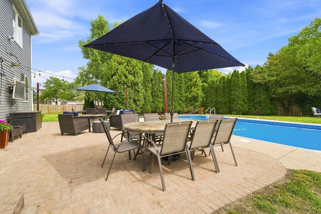6523 Midleton Lane, Mchenry, IL 60050