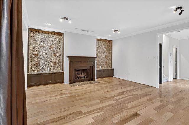 5713 Pershing Avenue, Fort Worth, TX 76107