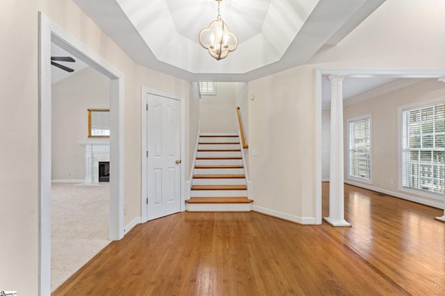 7 Hickory Hollow Court, Greenville, SC 29607