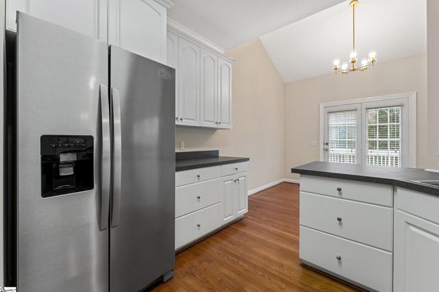 7 Hickory Hollow Court, Greenville, SC 29607