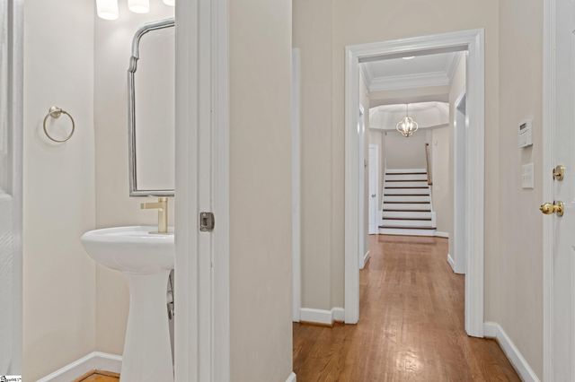 7 Hickory Hollow Court, Greenville, SC 29607