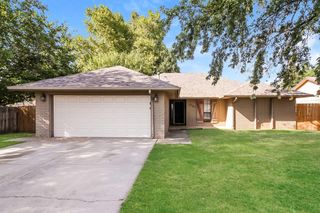 10101 Mamus Lane, Yukon, OK 73099