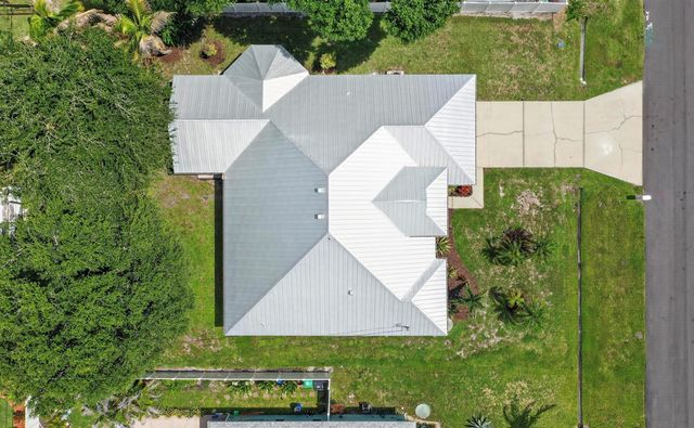 3408 SW Funtuna Street, Port St. Lucie, FL 34953