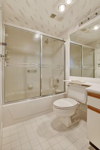 7564 Regency Lake Drive 701, Boca Raton, FL 33433