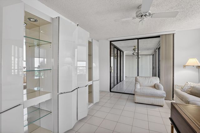 7564 Regency Lake Drive 701, Boca Raton, FL 33433