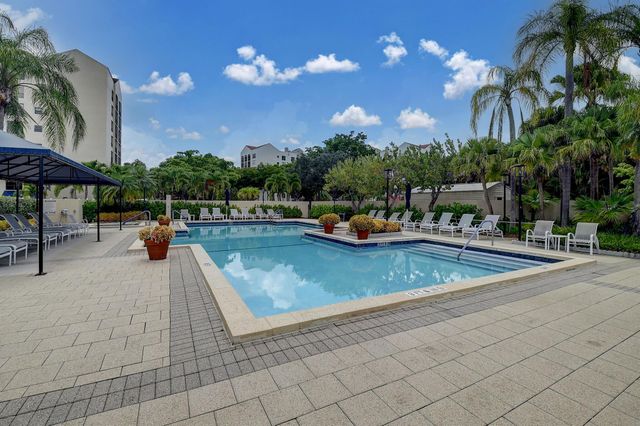 7564 Regency Lake Drive 701, Boca Raton, FL 33433