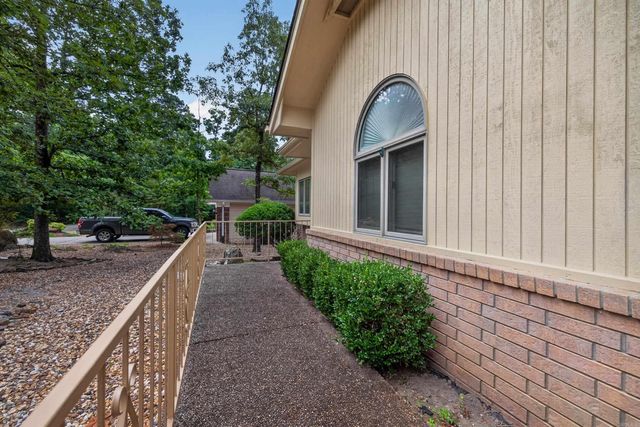 5 Huesca Lane, Hot Springs Village, AR 71909