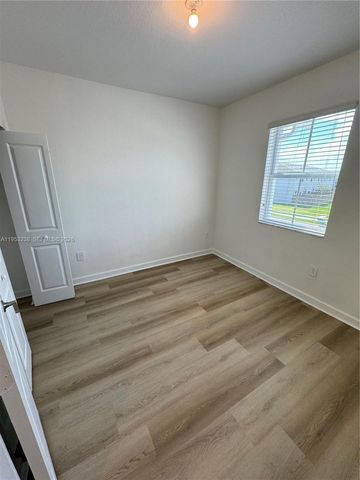 2683 SE 11th St, Homestead, FL 33035