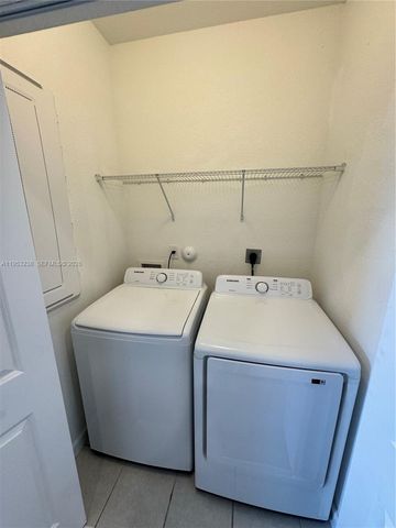 2683 SE 11th St, Homestead, FL 33035