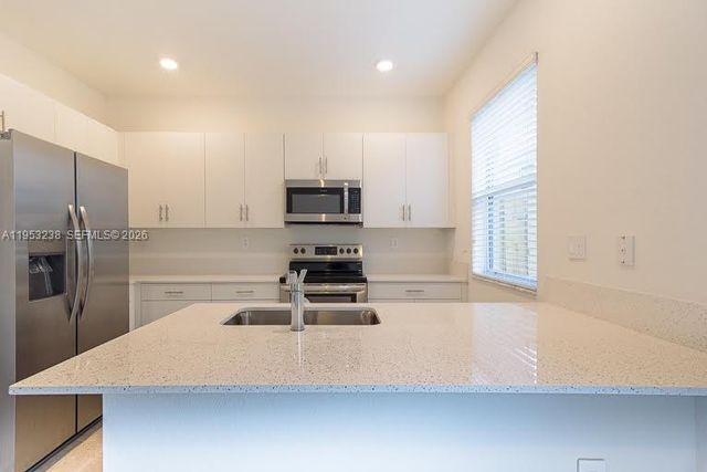 2683 SE 11th St, Homestead, FL 33035