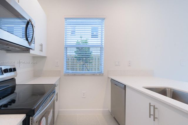 2683 SE 11th St, Homestead, FL 33035