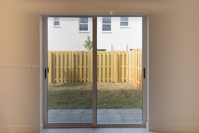 2683 SE 11th St, Homestead, FL 33035