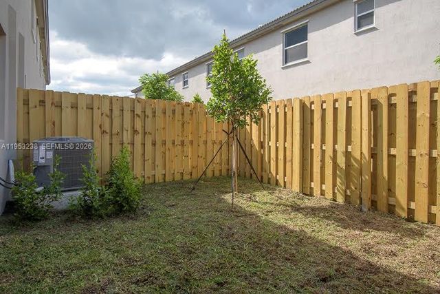 2683 SE 11th St, Homestead, FL 33035