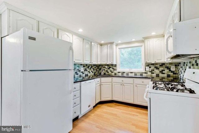 15 BUCKLEY LN, Bayville, NJ 08721