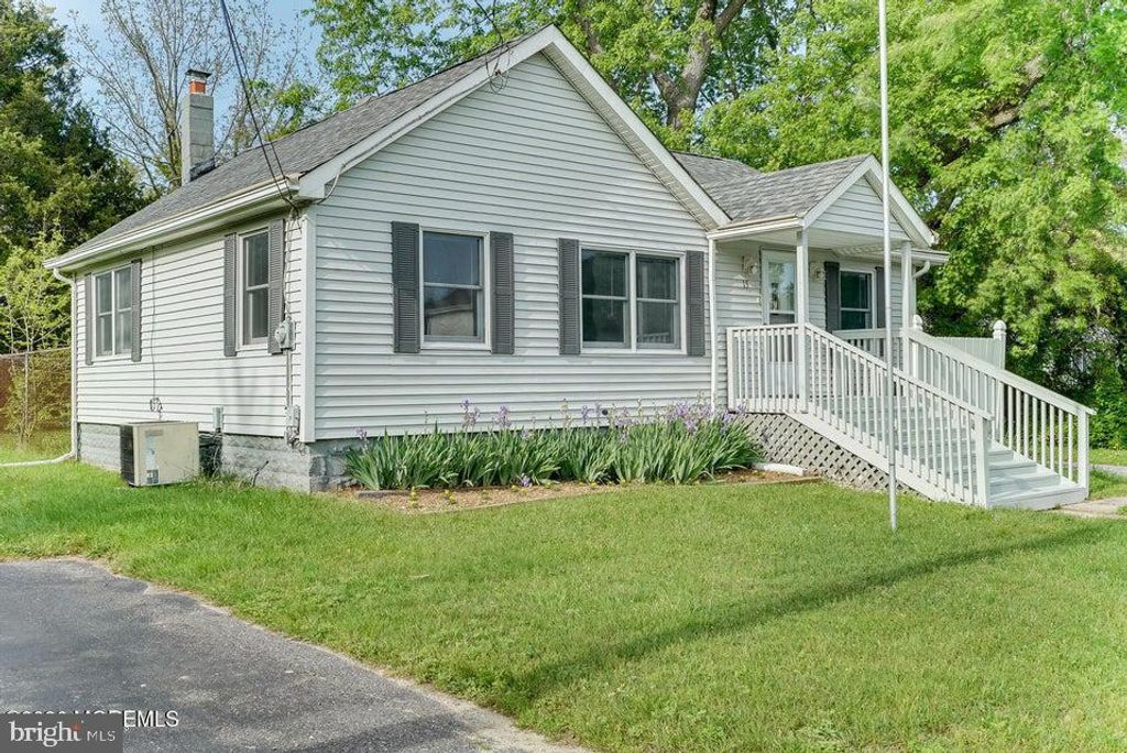 15 BUCKLEY LN, Bayville, NJ 08721