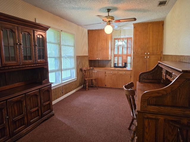 215 Woodard Avenue, Cleburne, TX 76033