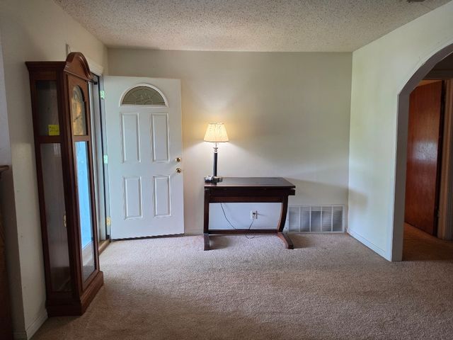 215 Woodard Avenue, Cleburne, TX 76033