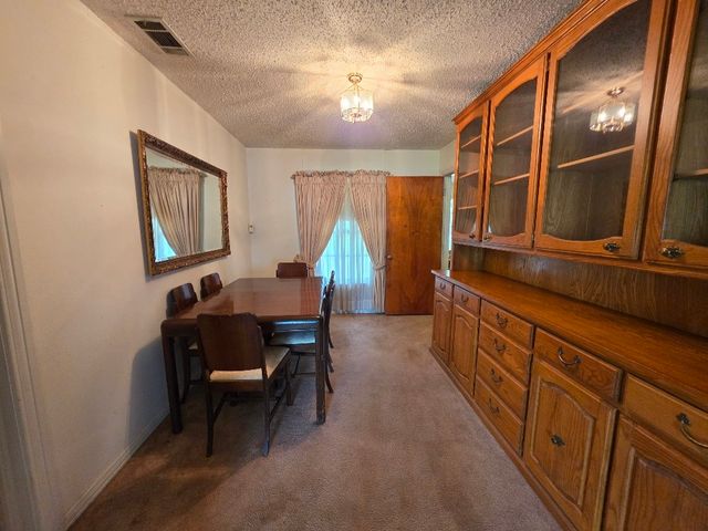 215 Woodard Avenue, Cleburne, TX 76033