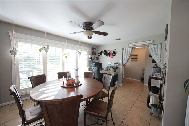 11821 Lori Dr, Corpus Christi, TX 78410