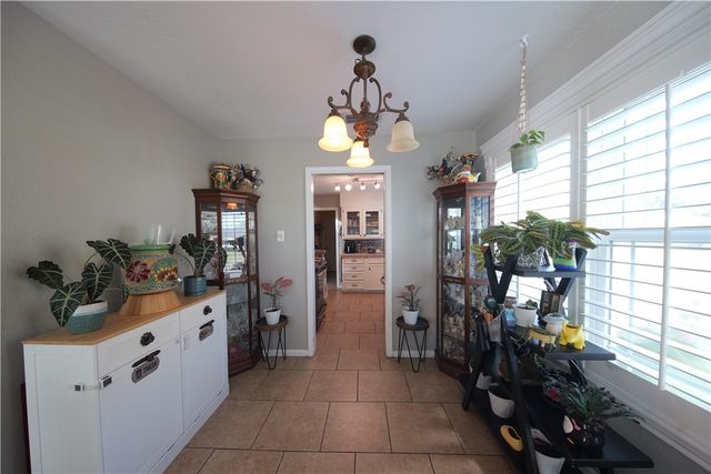 11821 Lori Dr, Corpus Christi, TX 78410