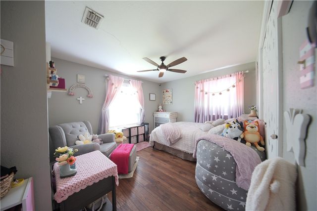 11821 Lori Dr, Corpus Christi, TX 78410