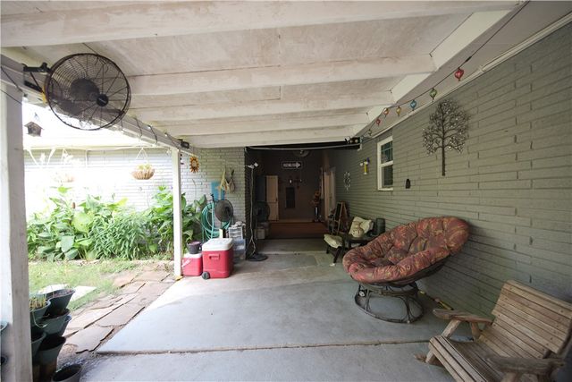 11821 Lori Dr, Corpus Christi, TX 78410