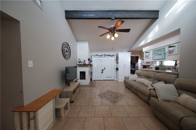 11821 Lori Dr, Corpus Christi, TX 78410