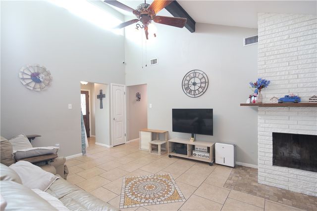 11821 Lori Dr, Corpus Christi, TX 78410