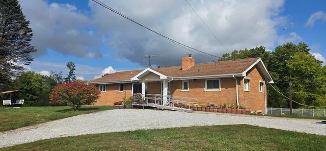 5563 Spring Creek Road, Three Oaks, MI 49128