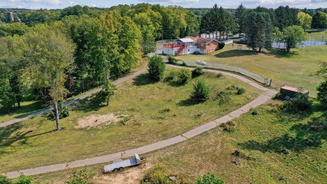 5563 Spring Creek Road, Three Oaks, MI 49128