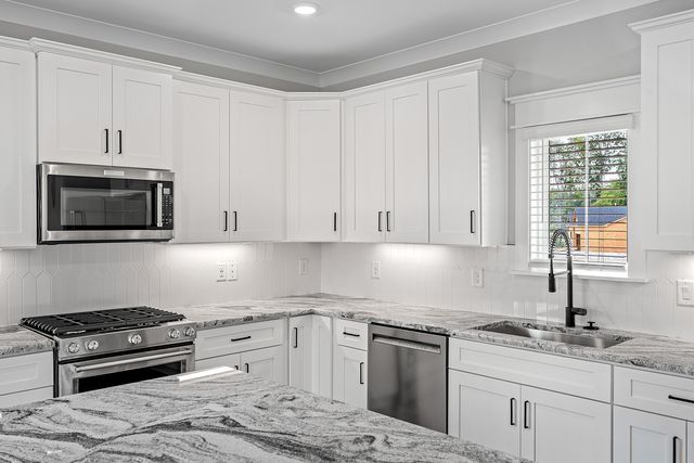 621 Silver Trace, White House, TN 37188