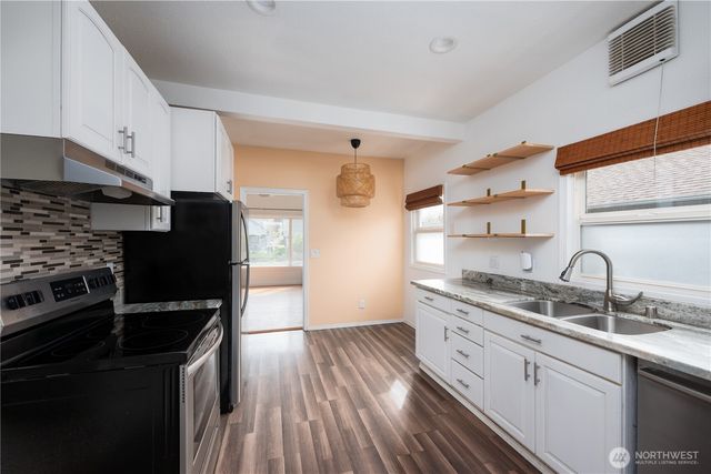 4112 S Park Avenue, Tacoma, WA 98418