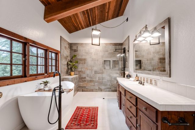 900 Larsen Road, Aptos, CA 95003