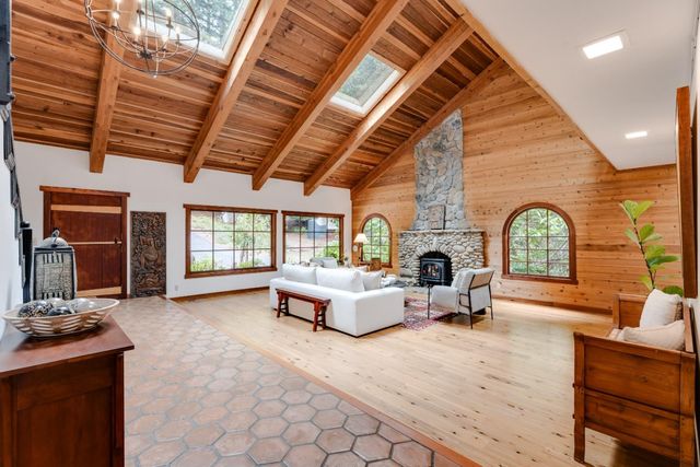 900 Larsen Road, Aptos, CA 95003
