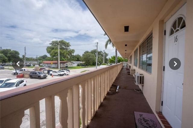 280 SW 11th Ave 16, Hallandale Beach, FL 33009