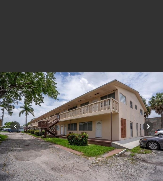 280 SW 11th Ave 16, Hallandale Beach, FL 33009
