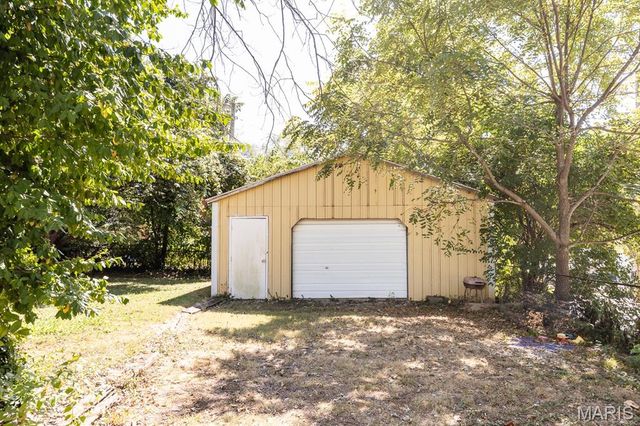 2901 Fernwood Avenue, Alton, IL 62002