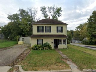 2901 Fernwood Avenue, Alton, IL 62002