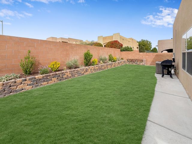 5543 Costa Uerde Road NW, Albuquerque, NM 87120