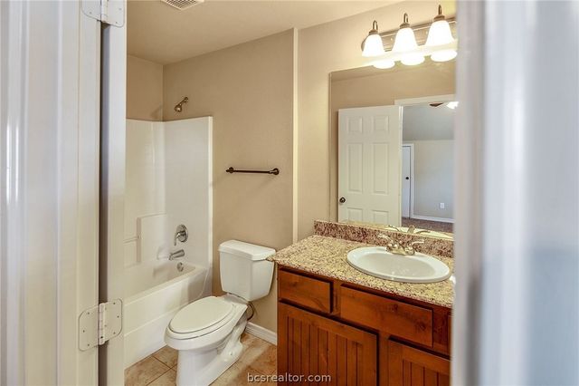 3364 Keefer Loop, College Station, TX 77845