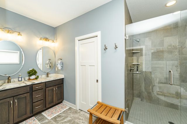 4283 Stone Point Drive NE, Rochester, MN 55906