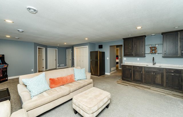 4283 Stone Point Drive NE, Rochester, MN 55906