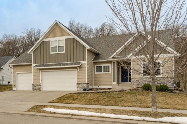 4283 Stone Point Drive NE, Rochester, MN 55906