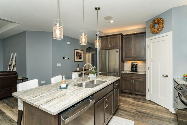 4283 Stone Point Drive NE, Rochester, MN 55906